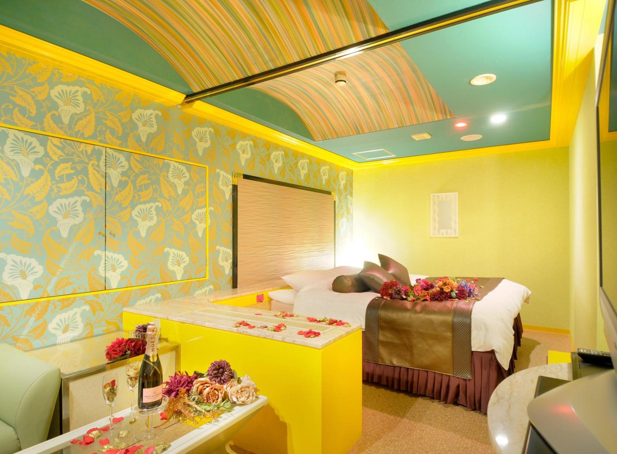 Hotel Love Ikutama -Adult Only Osaka Dış mekan fotoğraf